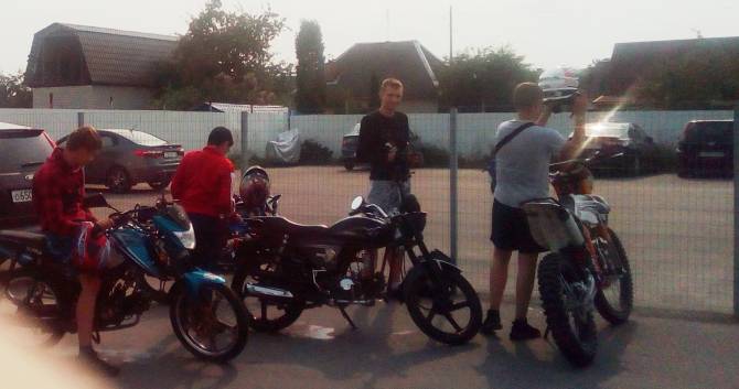 В Дятьково бьют тревогу из-за «ошалевших» подростков на мотоциклах