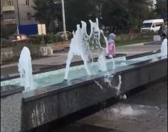 В Брянске фонтан у «Лития» устроил потоп