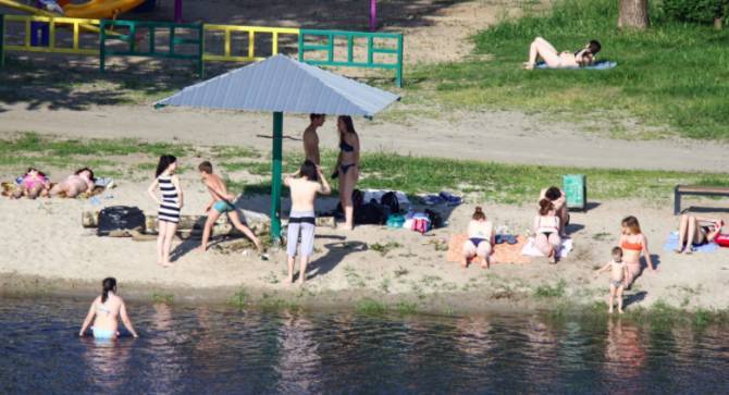 В Брянске разрешили купаться на 4 из 7 городских пляжей