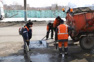 С начала года в Брянске заделали дорожные ямы на площади 1 836 квадратных метров