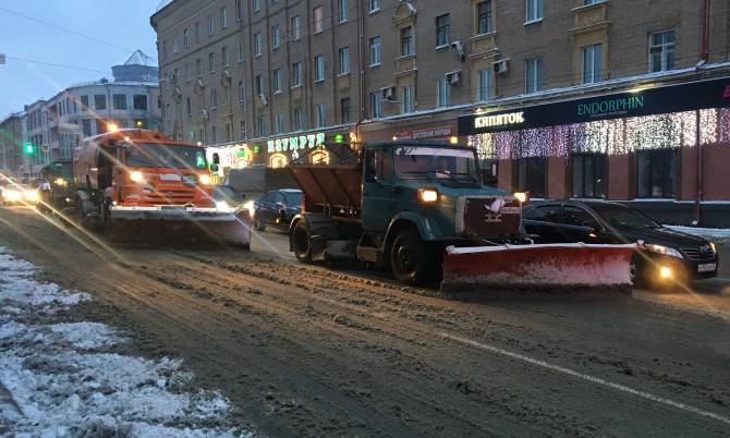 С улиц Брянска за сутки вывезли 630 тонн снега