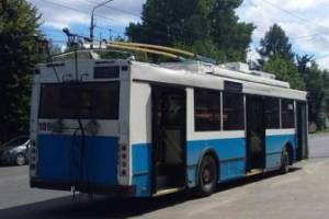В брянском троллейбусе покалечился пенсионер