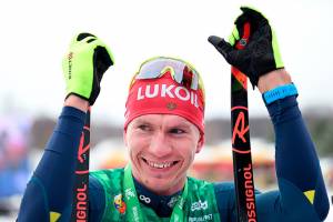 Брянский лыжник Большунов завоевал бронзу в эстафете на чемпионате России