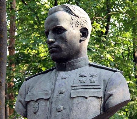 В Брянске отметят 106-летие Героя Советского Союза Павла Камозина