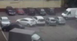 В Брянске водитель белого Opel скрылся с места ДТП в Бежице
