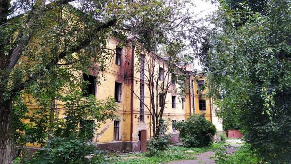 В Брянске требуют закрыть доступ к опасному зданию бывшего гестапо