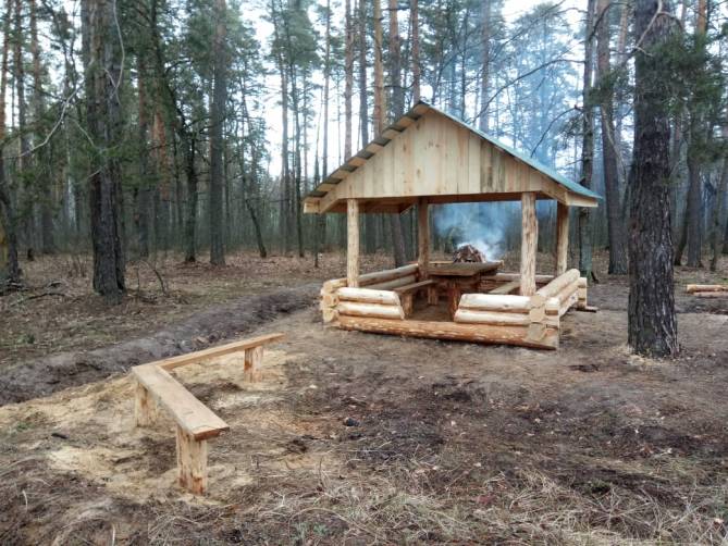 В брянском лесу появилось новое место для отдыха