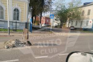 В Новозыбкове на улице Наримановской заметили опасную ловушку 