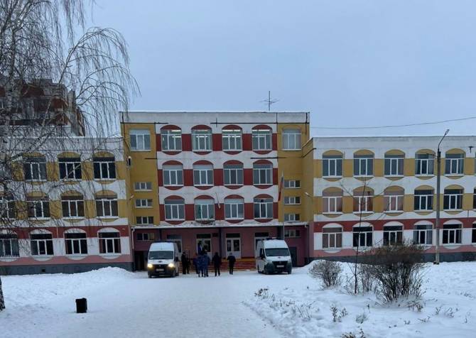 В Брянске суд обязал мэрию обеспечить безопасность в гимназии №5, где произошла стрельба