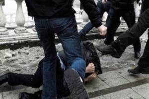 В Брянске четверо парней жестоко избили 29-летнего орловчанина