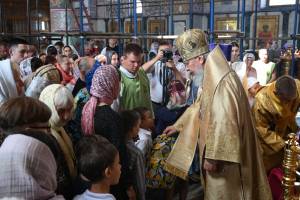 Брянский митрополит благословил школьников перед новым учебным годом