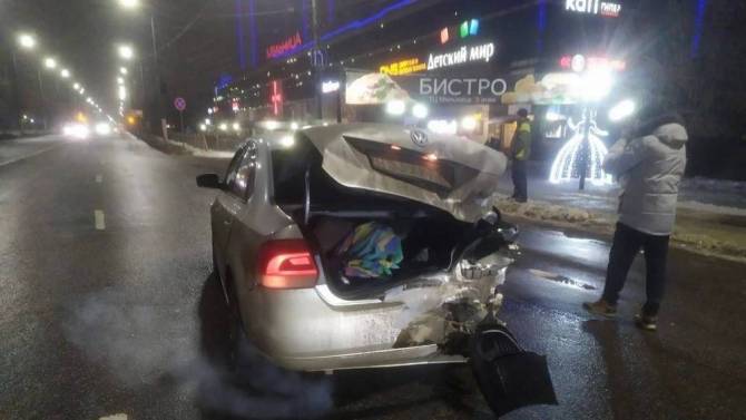 В Брянске у «Мельницы» случилась ночная авария