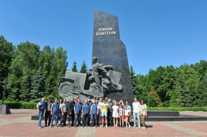 Через Брянск проехали участники мотопробега Москва-Брест