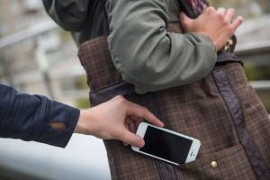 В Брянской области с начала года произошло 287 хищений мобильников