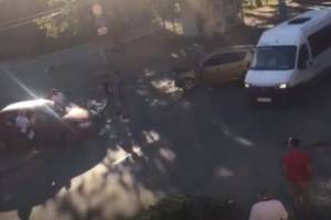 В Брянске на улице Димитрова женщина устроила разнос участнику ДТП