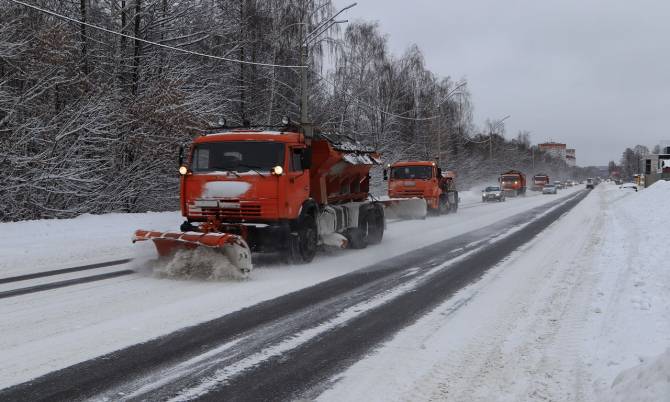 В Брянской области к расчистке дорог от снега подготовили 542 единицы спецтехники