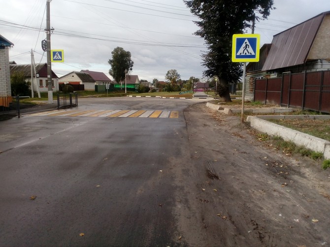 Жители Брянска и Почепа пожаловались на опасные дороги возле школ
