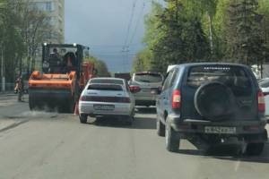 Брянских водителей возмутил ремонт Красноармейской в вечерний час пик