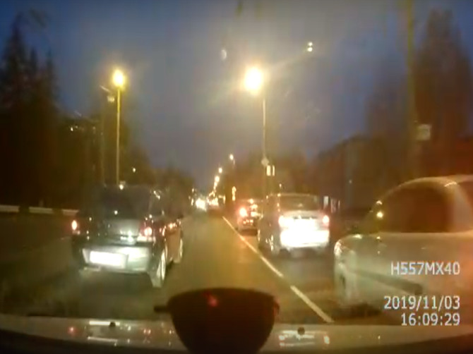 В Брянске автомобилист обругал матом нерасторопных водителей
