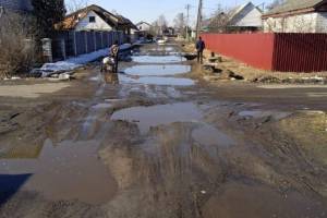 Жители Брянска пожаловались на убитую дорогу по улице Шевченко