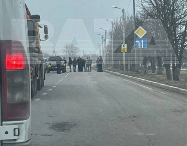 Полиция задержала автомобиль, который мог стать причиной появления автоматчиков в Брянской области