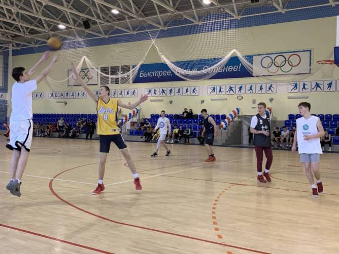 В Брянске прошел региональный чемпионат по баскетболу