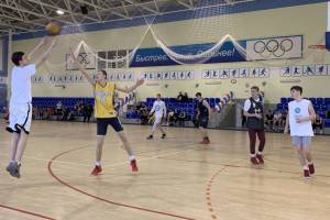 В Брянске прошел региональный чемпионат по баскетболу