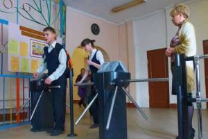 На защиту школ Брянска от террористов потратили 84 млн рублей