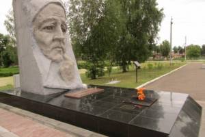 В Новозыбкове за 2 миллиона отремонтируют сквер у мемориала «Скорбящая мать»