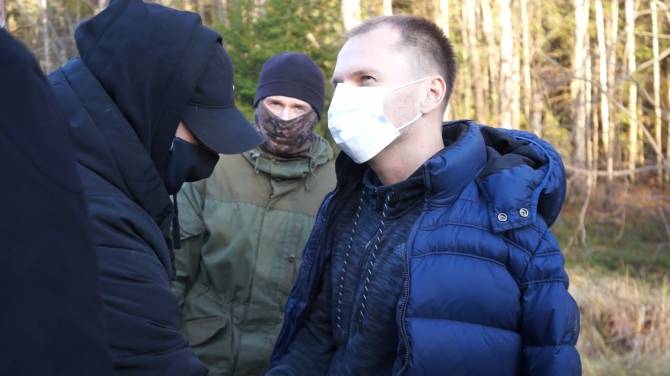 В Брянске повязали наркокурьера из Волгограда с 3 килограммами мефедрона