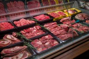 На Брянщине в 4% мясной продукции нашли отраву и антибиотики