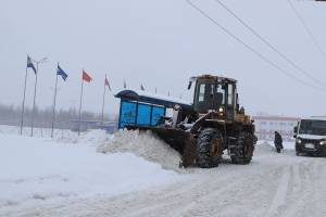 В Брянске на битву со снегом вышли 74 единицы техники