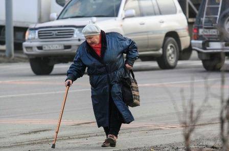 В Брянске попавшей под машину пенсионерке выписали штраф