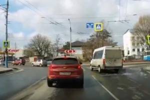 В Брянске водителя оштрафовали за проезд на красный сигнал световора