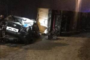 В Карачеве упавший грузовик Mercedes раздавил насмерть водителя ГАЗели