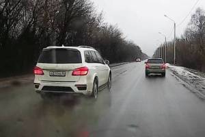 В Брянске наказали гоняющего по Речной лихача на Mercedes