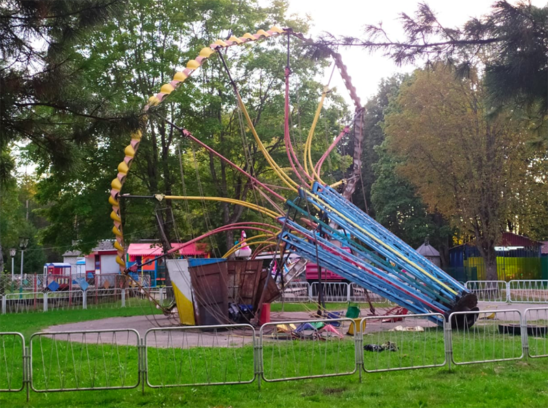 цпкио волгоград аттракционы. парк цпкио волгоград аттракционы. карусель в цпкио волгоград. парк цпкио волгоград аттракционы. цпкио волгоград аттракционы.