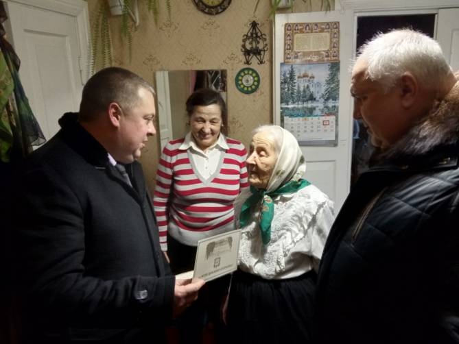 Новый мэр и глава Новозыбкова пришли с подарками к уличкому