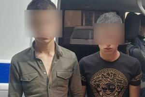 В Брянске двое подростков напали на мужчину в подъезде и отобрали у него сумку