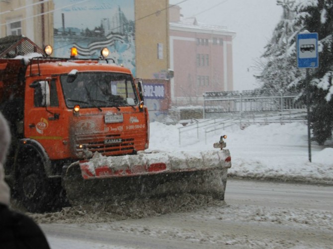 В Брянске зимой объявят войну припаркованным на обочинах машинами