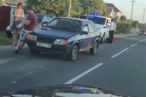 В Новозыбкове на узкой улице столкнулись автомобили