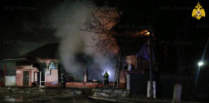 Ночью в Климово горело нежилое здание