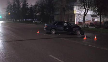 В Брянске на «Мечте» 25-летний водитель влетел в иномарку и сломал нос