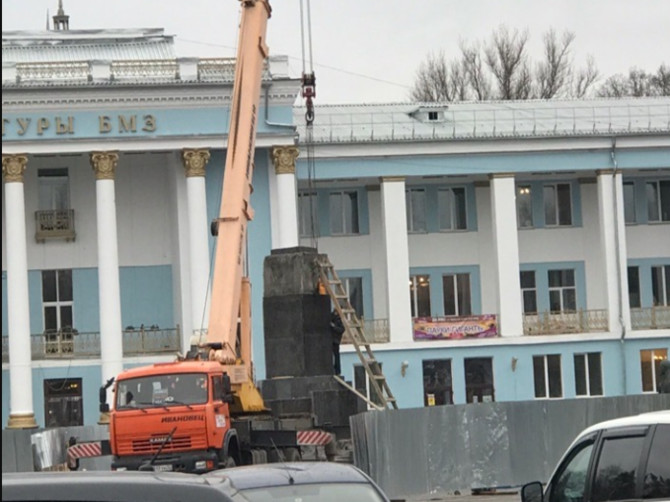 В Брянске вернут на место памятник Ленину перед ДК БМЗ