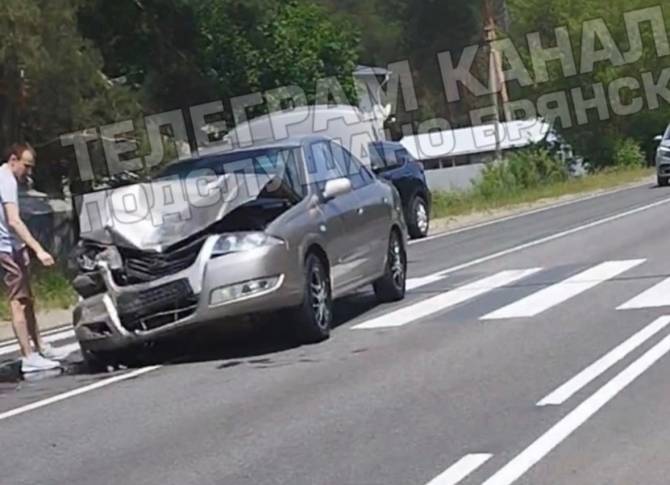 В брянском посёлке Свень-Транспортная разбились две легковушки