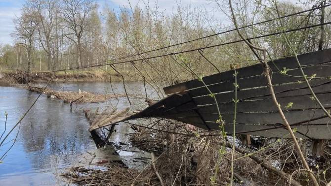 В брянском селе Хотылёво восстановят разрушенный паводком подвесной мост