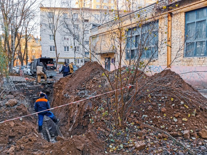 В Брянске на улице Советской произошёл прорыв водопровода