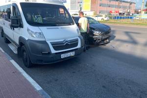 Массовая авария с маршруткой в Брянске обошлась без пострадавших