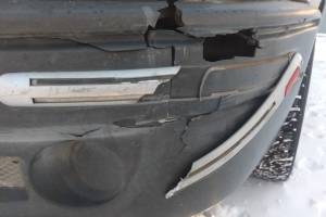В Новозыбкове неизвестный водитель разбил чужую машину и скрылся