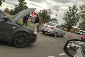 Две легковушки столкнулись в Брянске на Станке Димитрова